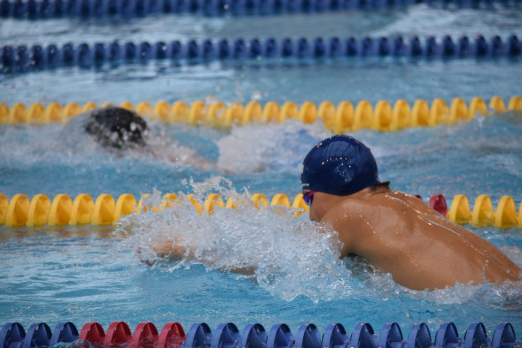 平泳ぎを長く泳ぐための持久力をつける練習 水泳教材の比較 選び方と効果的な上達練習メニューナビ